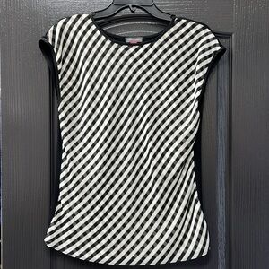 NWOT Vince Camuto Top XS